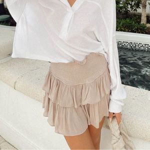 Vestique beige skort